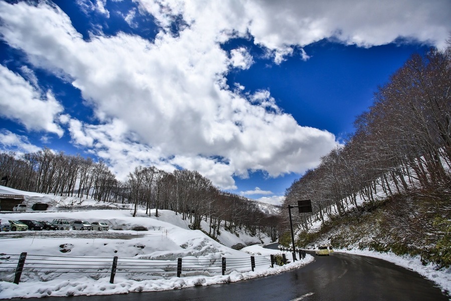 A good sunny day over the mountain of Hakkoda.
#OntheRoad
