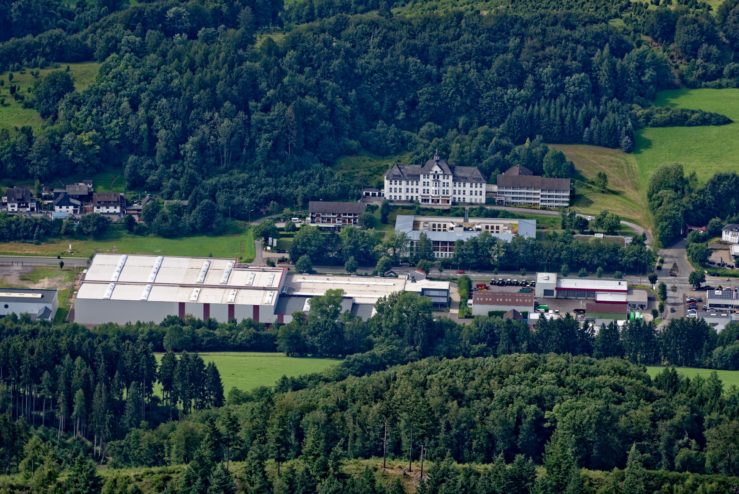 Luftaufnahme: Altes St.-Franziskus-Haus in Elspe , Nordrhein-Westfalen