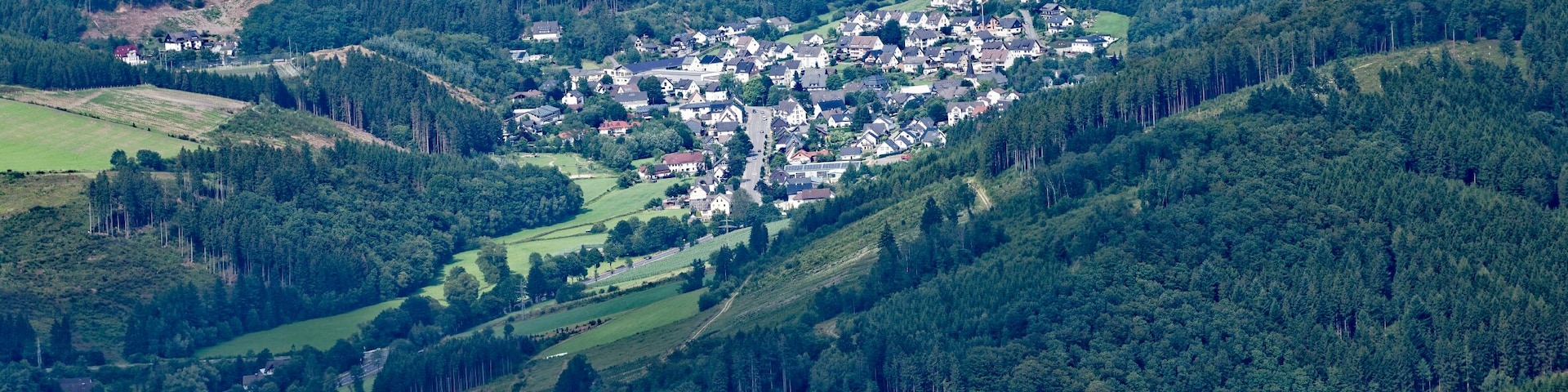 Luftaufnahme: Lennestadt-Oedingen und Umgebung, Blick Richtung Nordosten, Nordrhein-Westfalen
