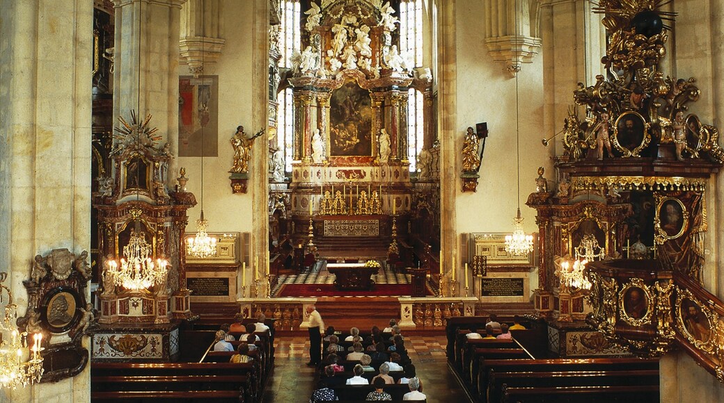 Nhà thờ Graz trong đó bao gồm tôn giáo, cảnh nội thất và kiến trúc di sản