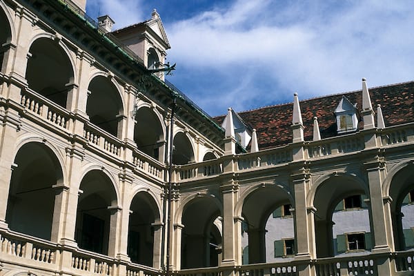 Landhaus mettant en vedette patrimoine architectural et chĂąteau ou palais