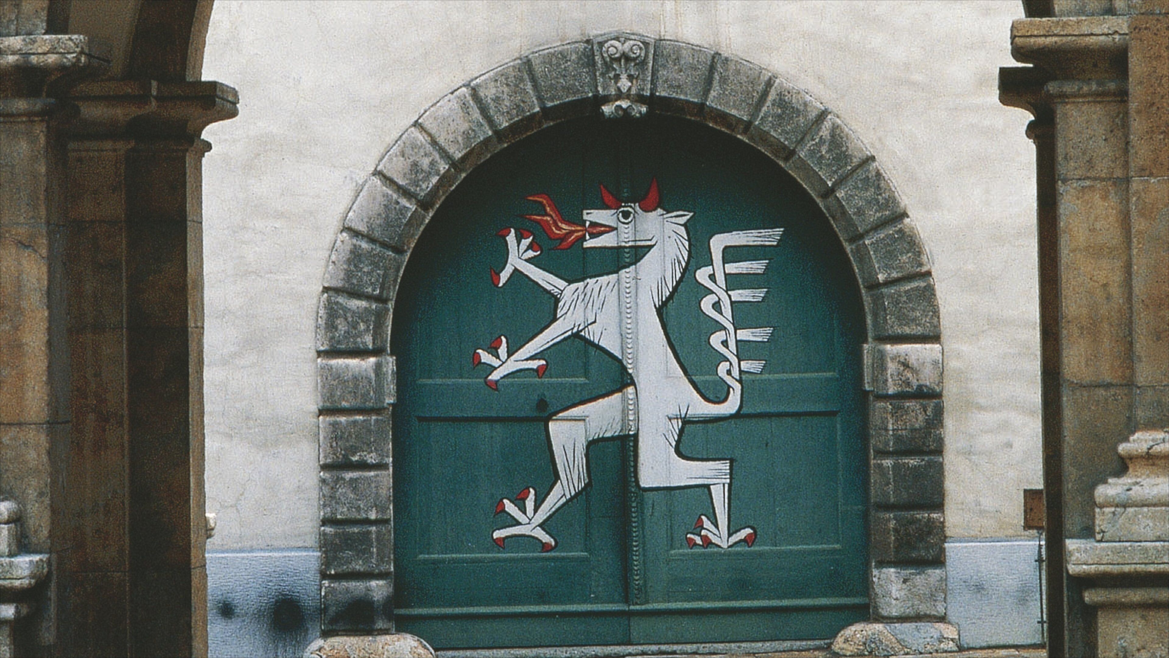 Landhaus which includes heritage elements and outdoor art