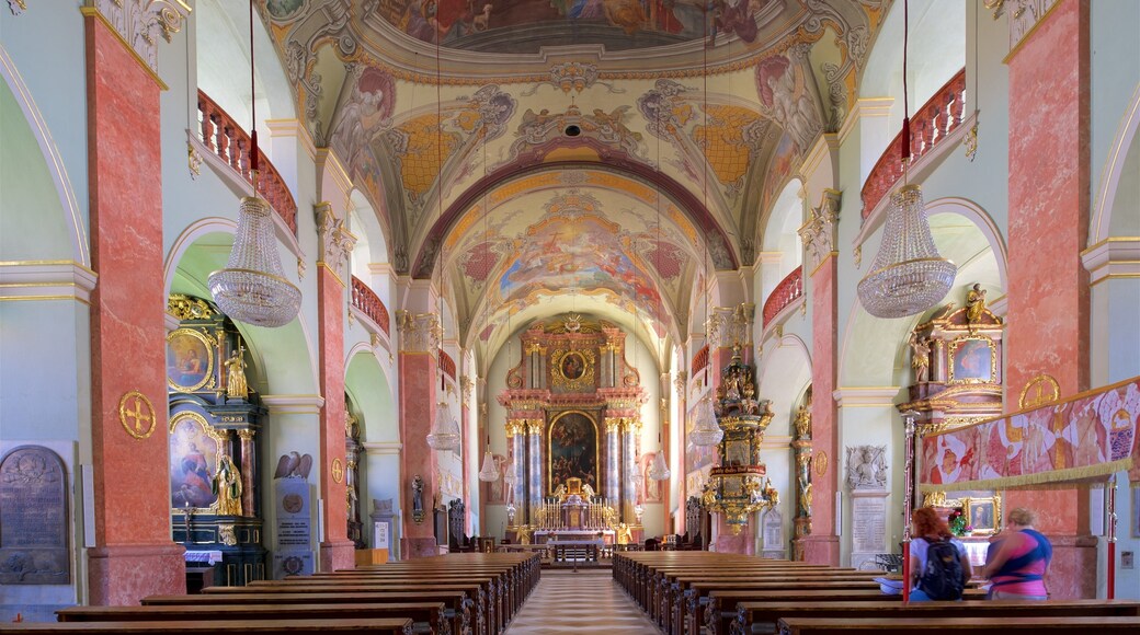 Klagenfurt am Woerthersee fasiliteter samt kulturarv, kirke eller katedral og innendørs