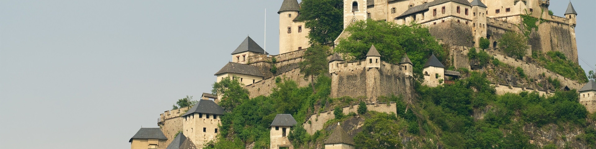 Hochosterwitz Castle featuring mountains and heritage elements