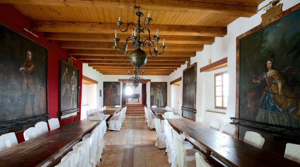 Hochosterwitz Castle showing art, interior views and heritage elements