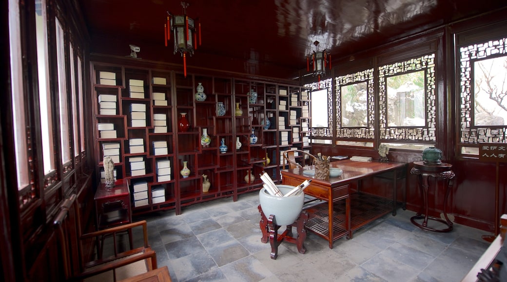 Jardín del Pescador mostrando vistas interiores