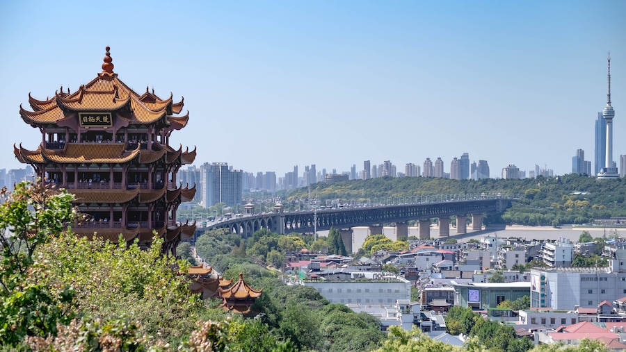 The double deck bridge across the Yantsze river. Panorama view .