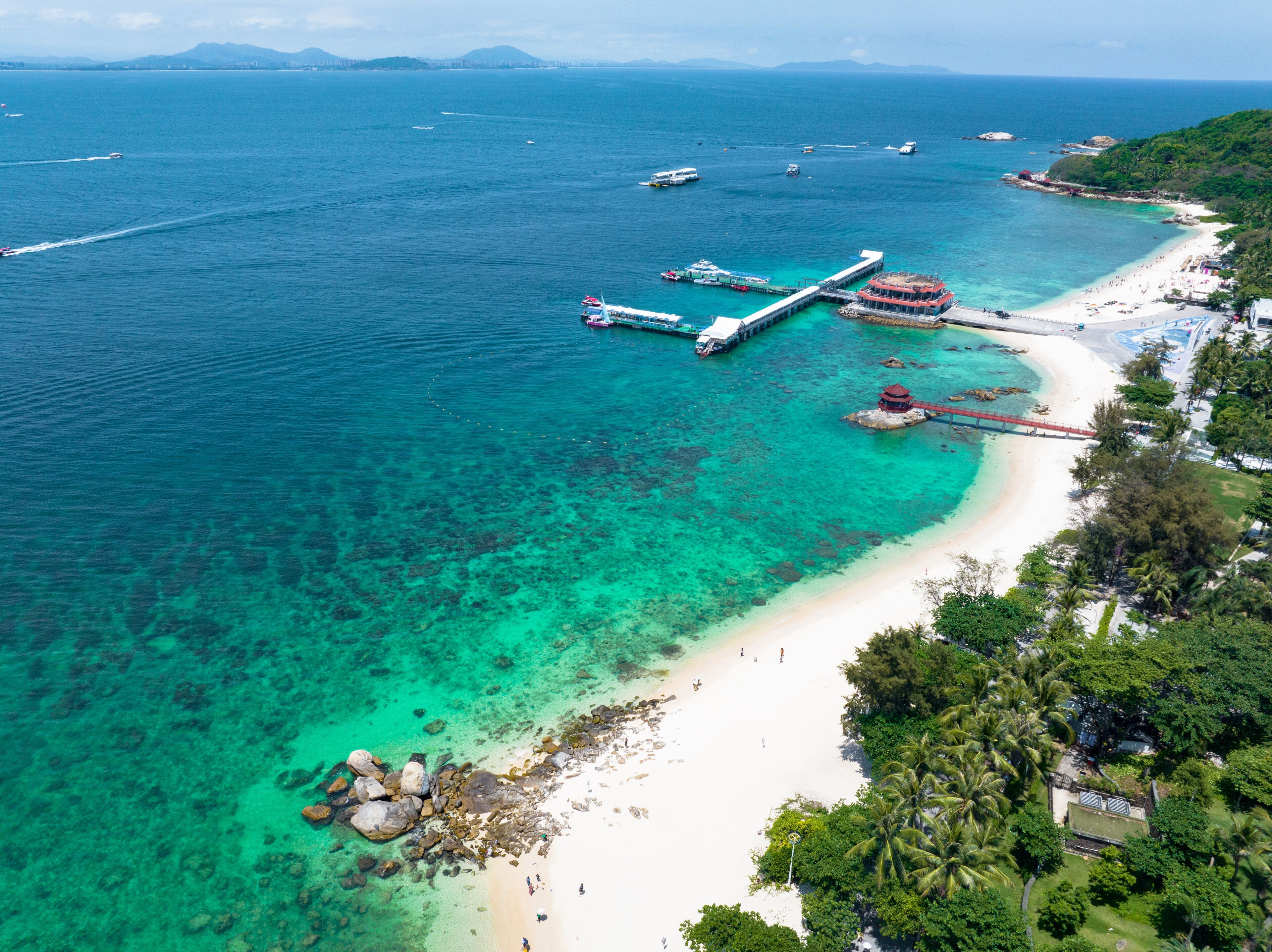 Summer island scenery of Wuzhizhou Island, Sanya, Hainan.