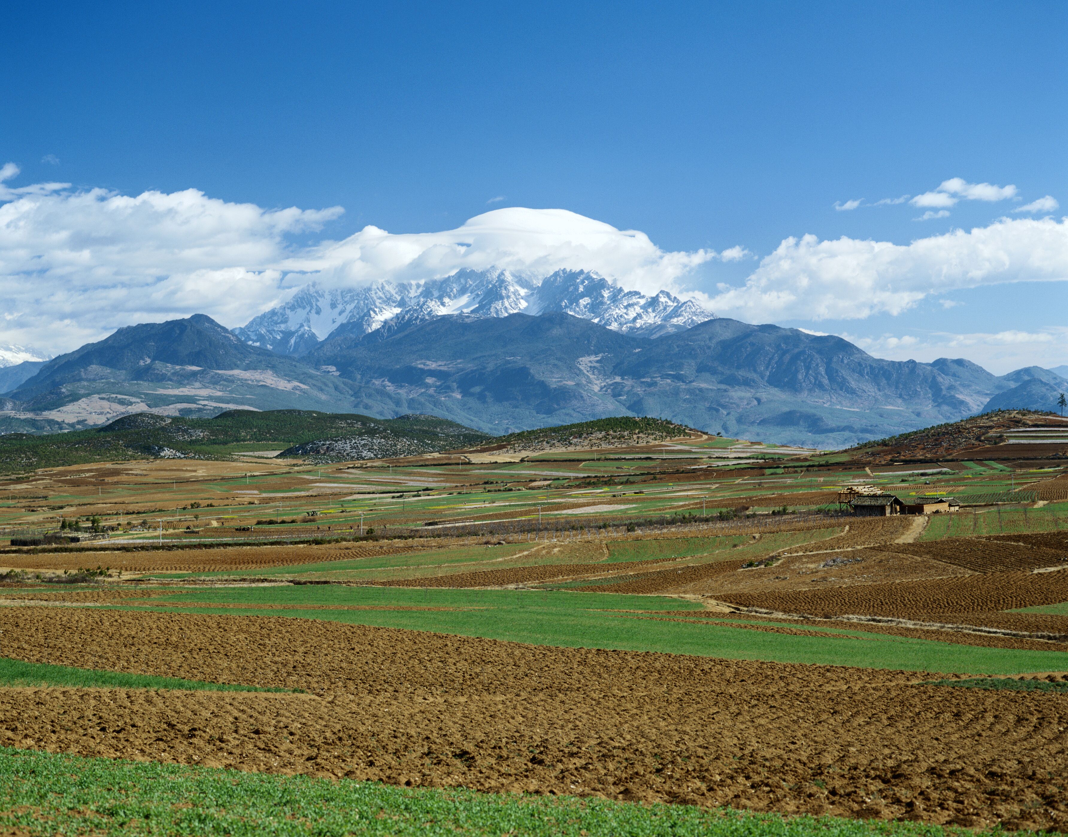 Kawasan Indah Gunung Salju Naga Giok