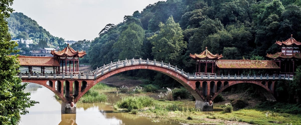 The elegant Haoshang bridge links the Giant Buddha of Leshan to temples on a nearby island.
#StunningStructures