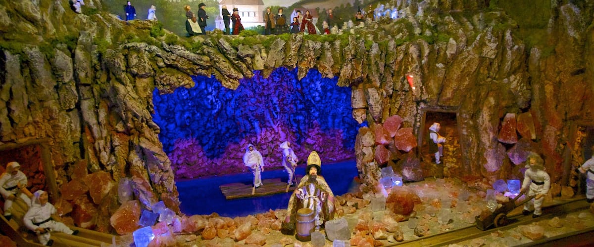 ซาลซ์บูร์ก เนื้อเรื่องที่ การตกแต่งภายใน