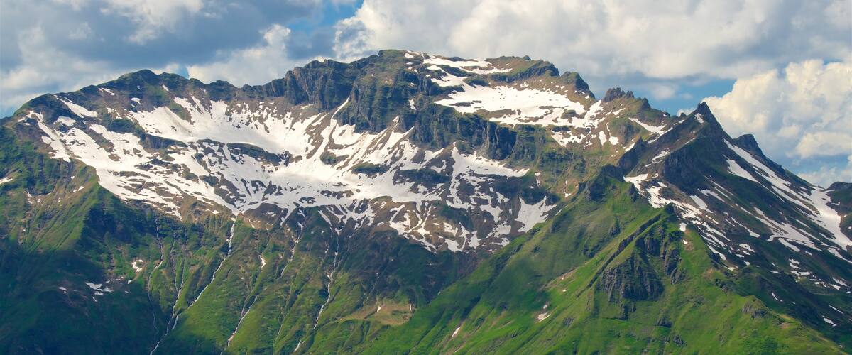 Stubnerkogel bevat sneeuw, bergen en vredige uitzichten