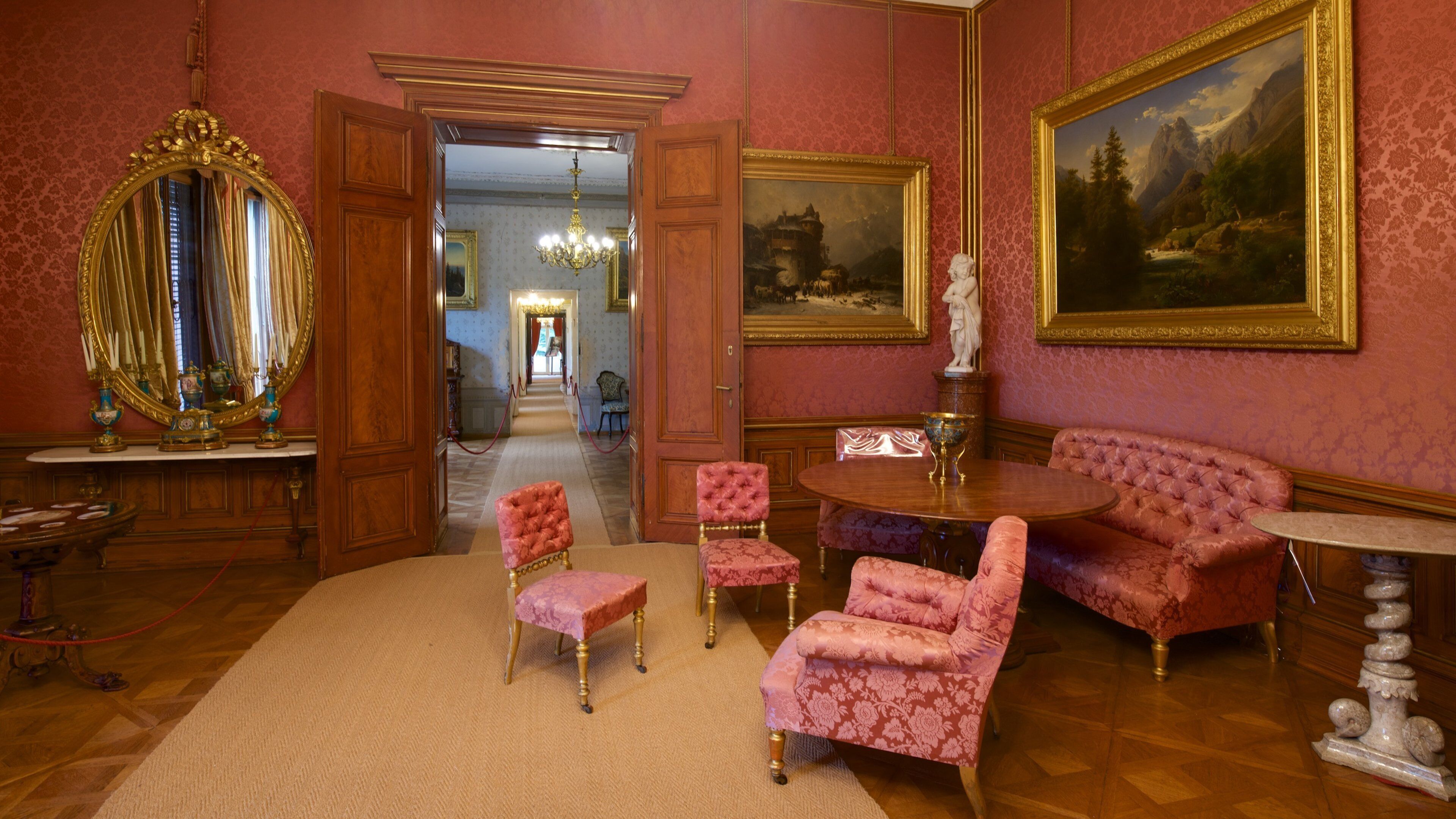 Bad Ischl fasiliteter samt innendørs og kulturarv