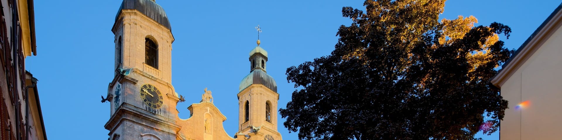 Dom zu St. Jakob das einen bei Nacht, historische Architektur und Kirche oder Kathedrale