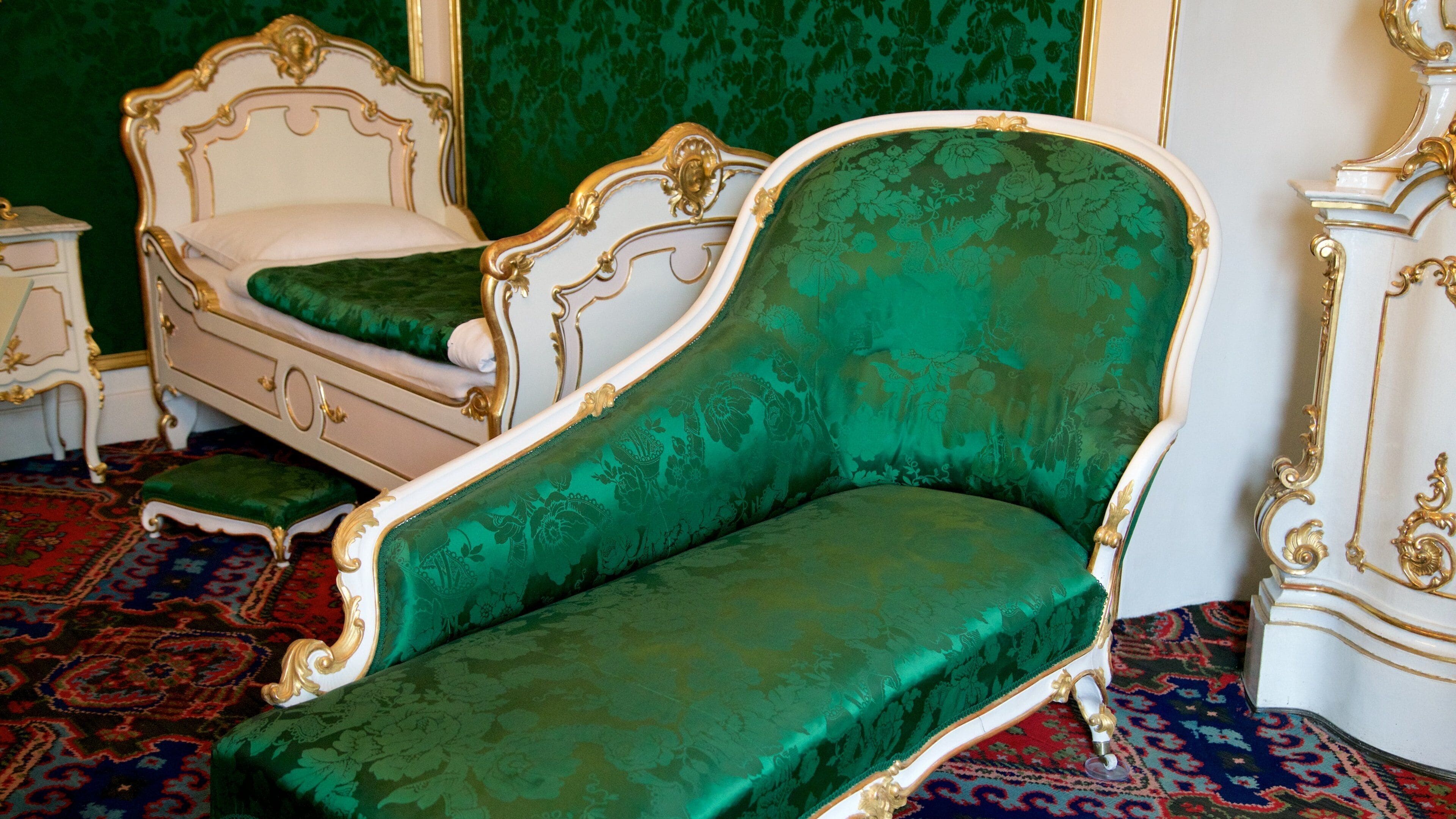 Palacio Imperial que incluye vistas interiores y elementos del patrimonio