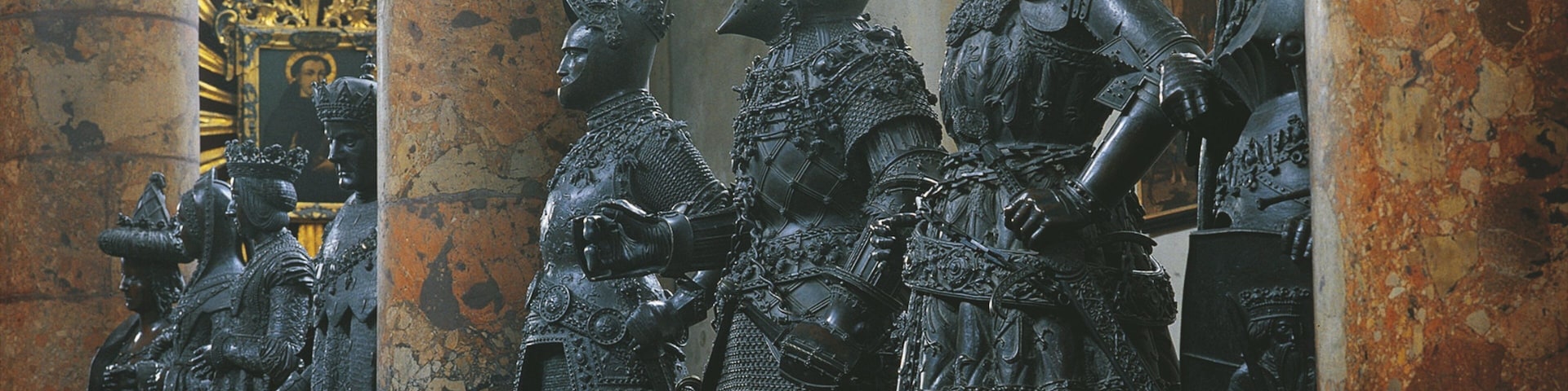 ํธํ ๊ตํ ์ ๋ณด์ฌ์ฃผ๋ ์ข
๊ต์  ์ธก๋ฉด ๊ณผ ์ค๋ด ์ ๊ฒฝ