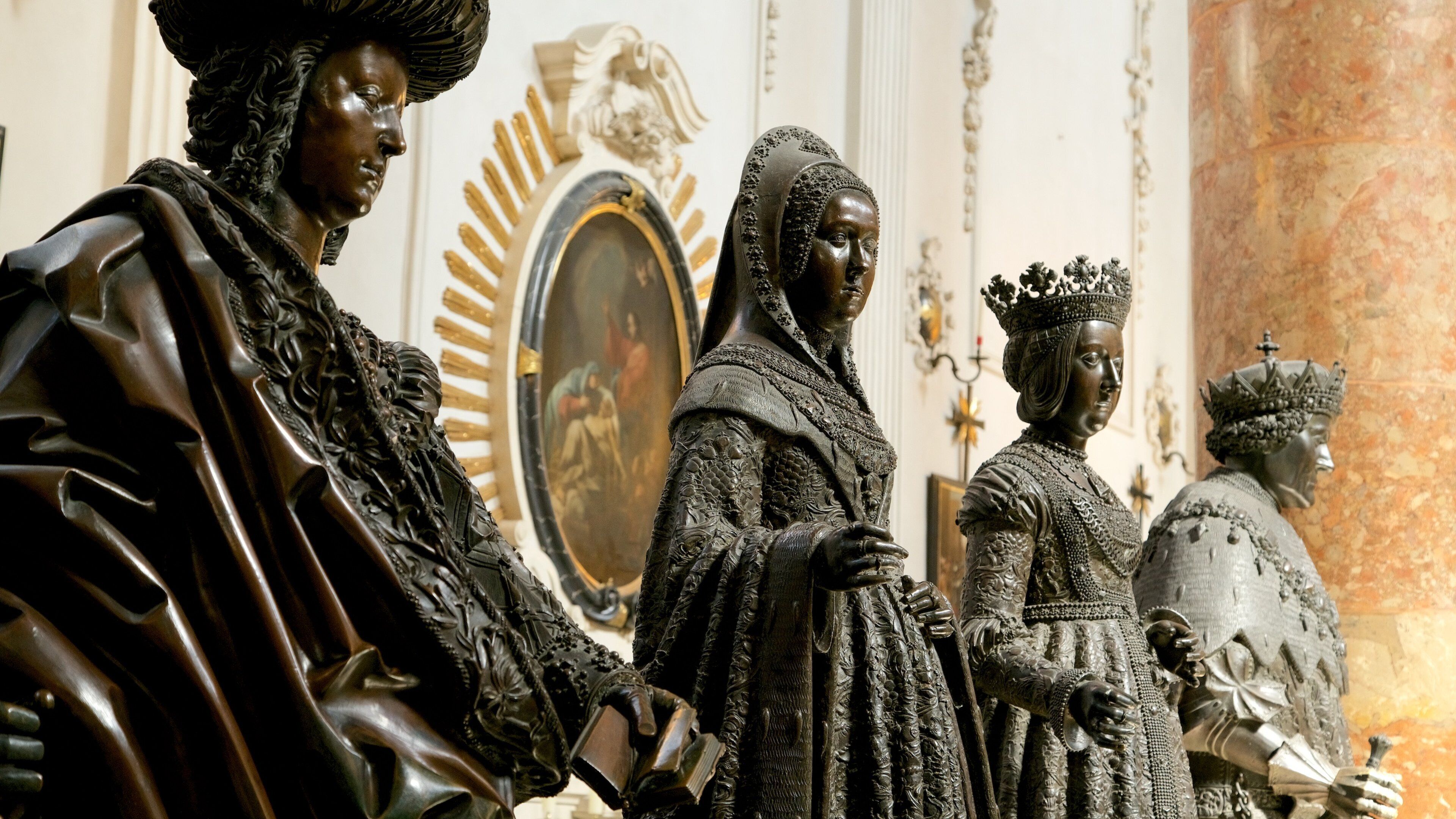 Court Church showing heritage elements and a statue or sculpture