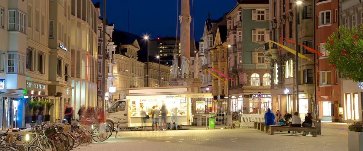 Annasäule bevat nachtleven en historisch erfgoed