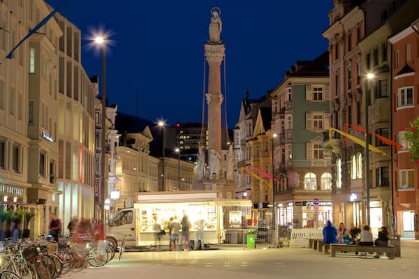 AnnasÀule welches beinhaltet bei Nacht und Geschichtliches