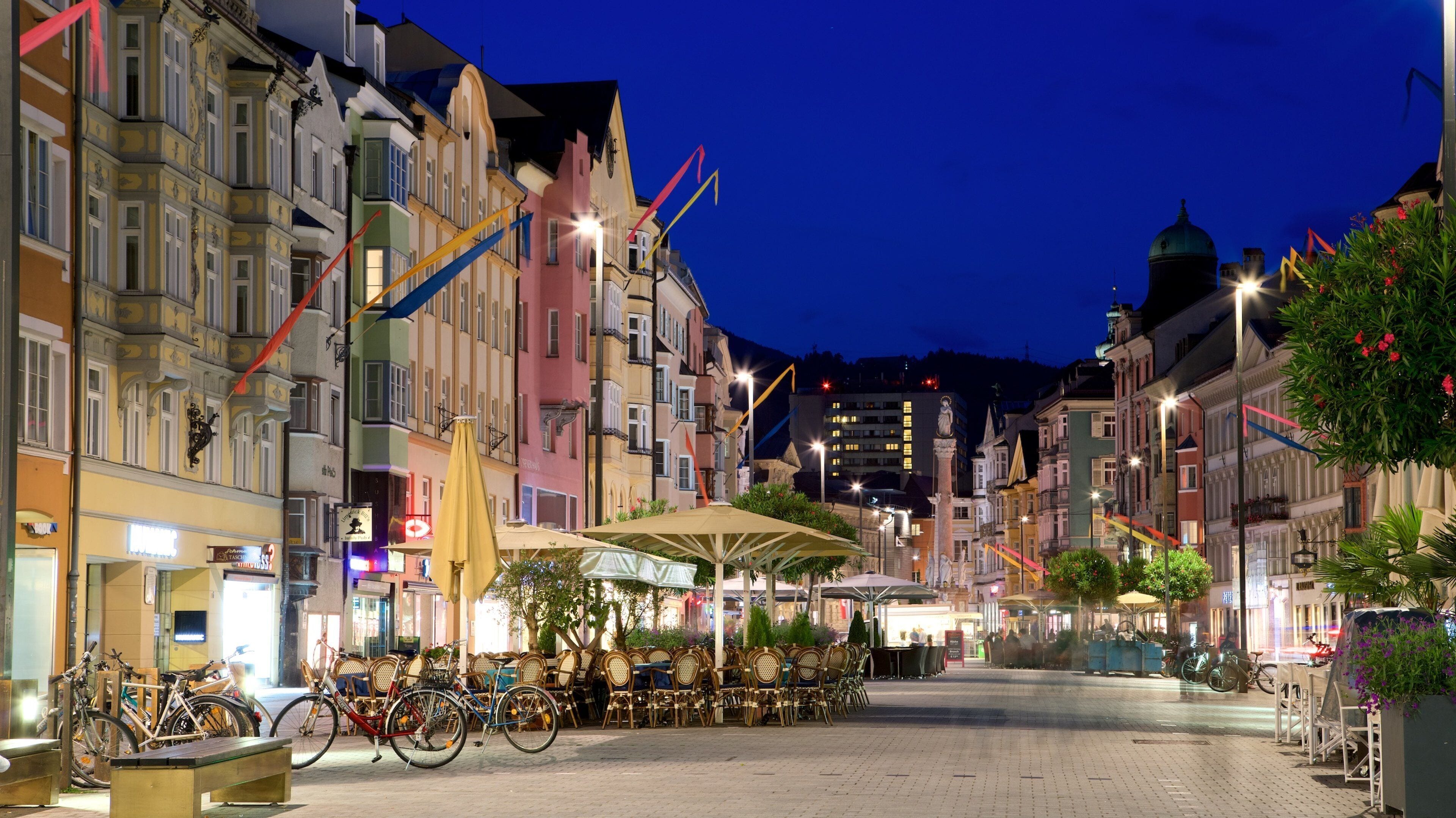 Anna\'s Column showing heritage elements and night scenes