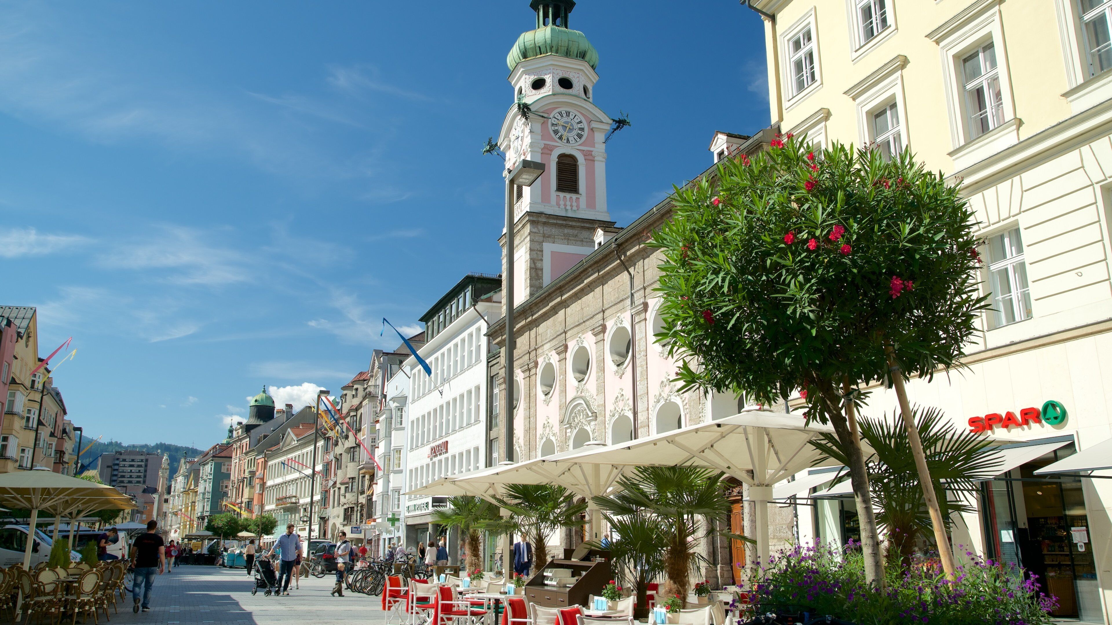 Anna\'s Column showing heritage elements