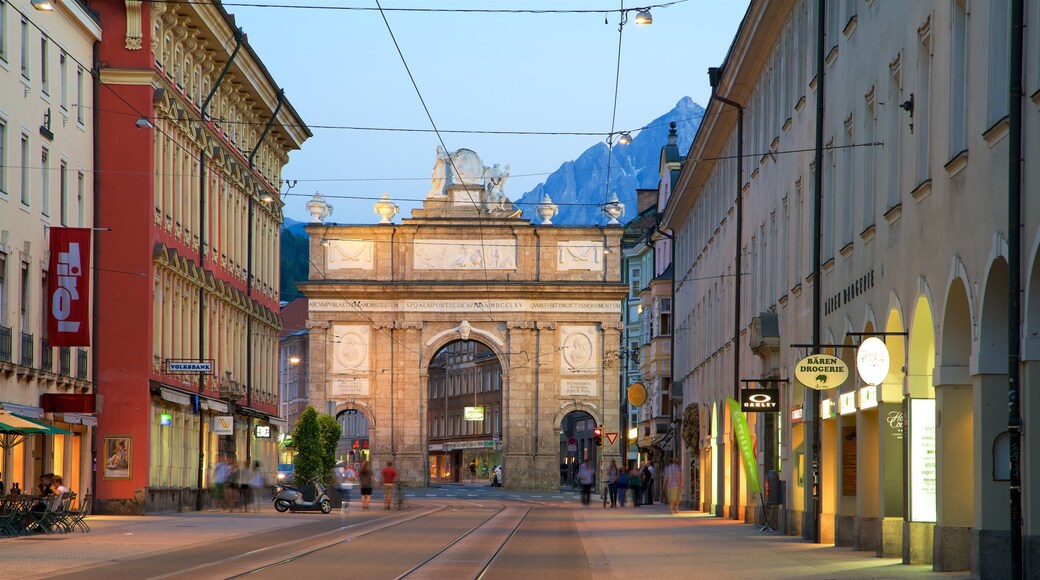 凱旋門 呈现出 傳統元素 和 歷史建築