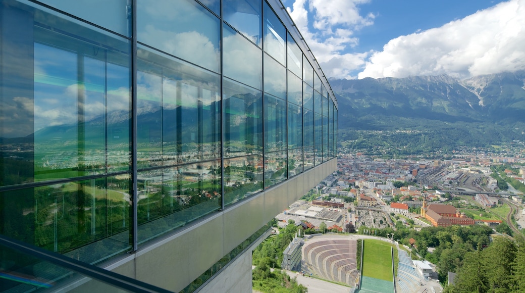 Tremplin de Bergisel montrant scènes tranquilles et ville