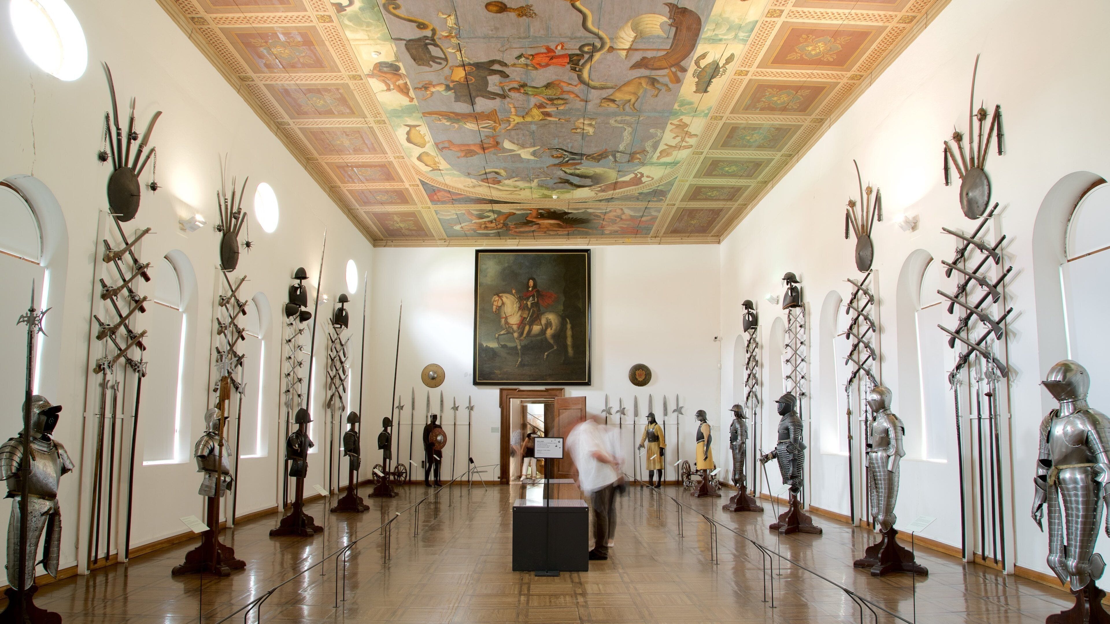 Ambras Slot som viser kulturarvsgenstande og interiør