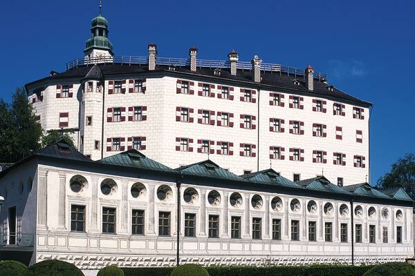 ChĂąteau d\'Ambras qui includes chĂąteau ou palais et patrimoine architectural