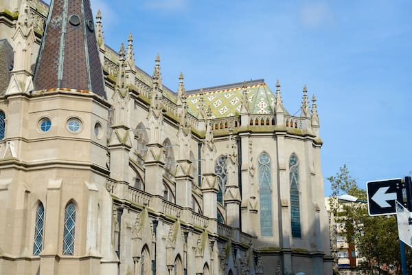 Mar del Plata Cathedral which includes a church or cathedral, signage and heritage architecture