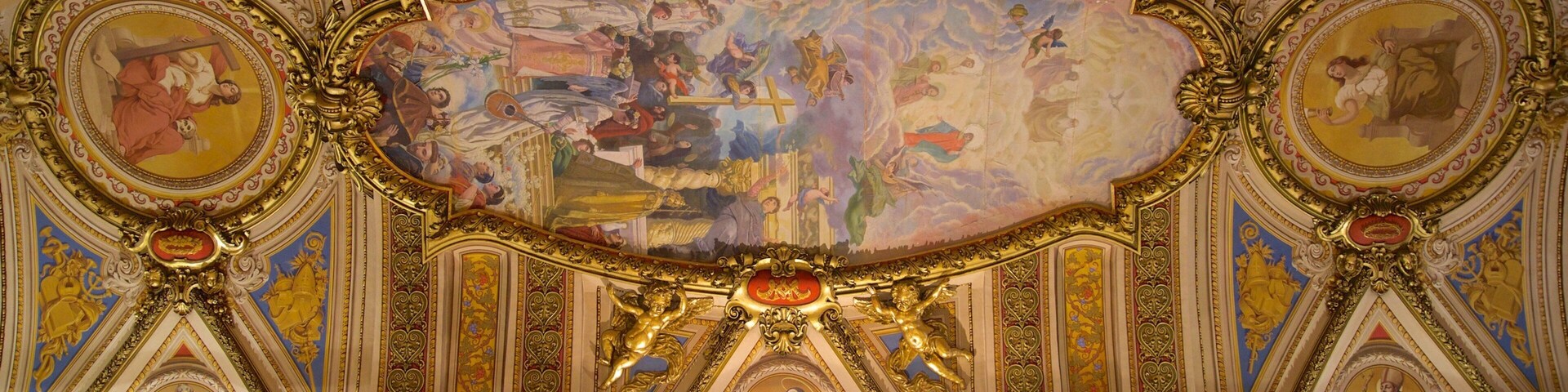 Cordoba Cathedral showing interior views, a church or cathedral and religious elements