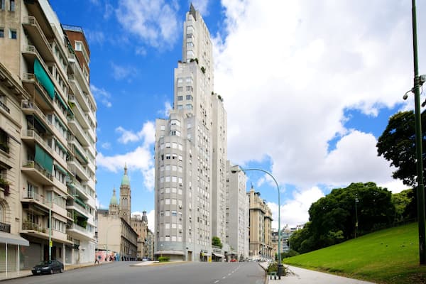 Plaza San Martin which includes a skyscraper, street scenes and a city