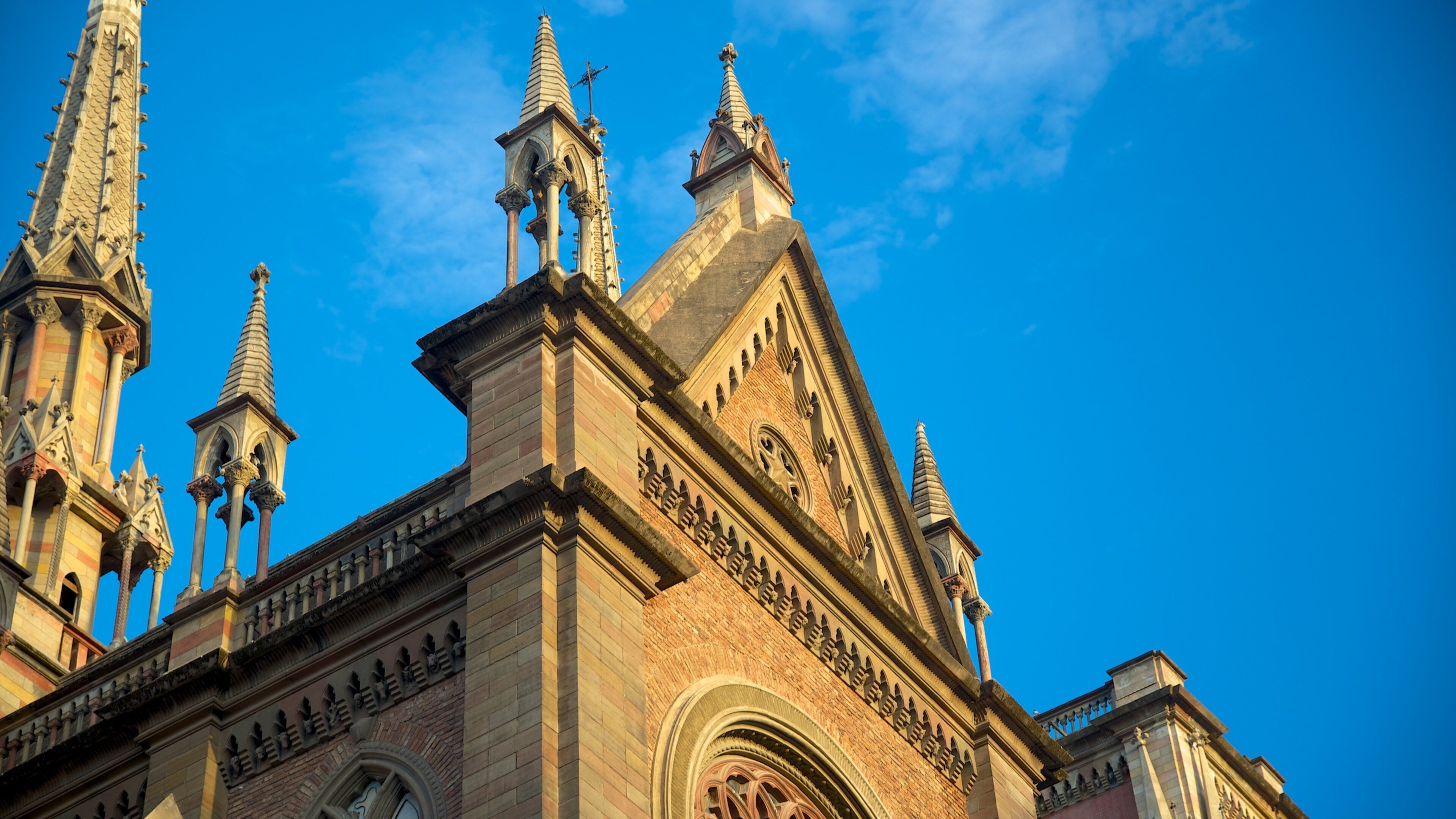 โบสถ์ Sagrado Corazon ซึ่งรวมถึง พระอาทิตย์ตก, องค์ประกอบด้านศาสนา และ โบสถ์หรือวิหาร