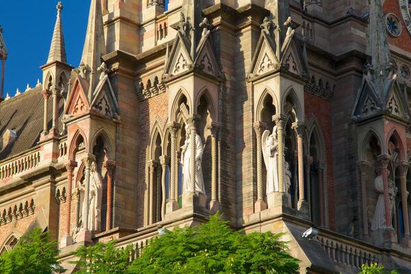 Sagrado Corazón-kirken som omfatter historiske bygningsværker, en kirke eller en katedral og religiøse elementer