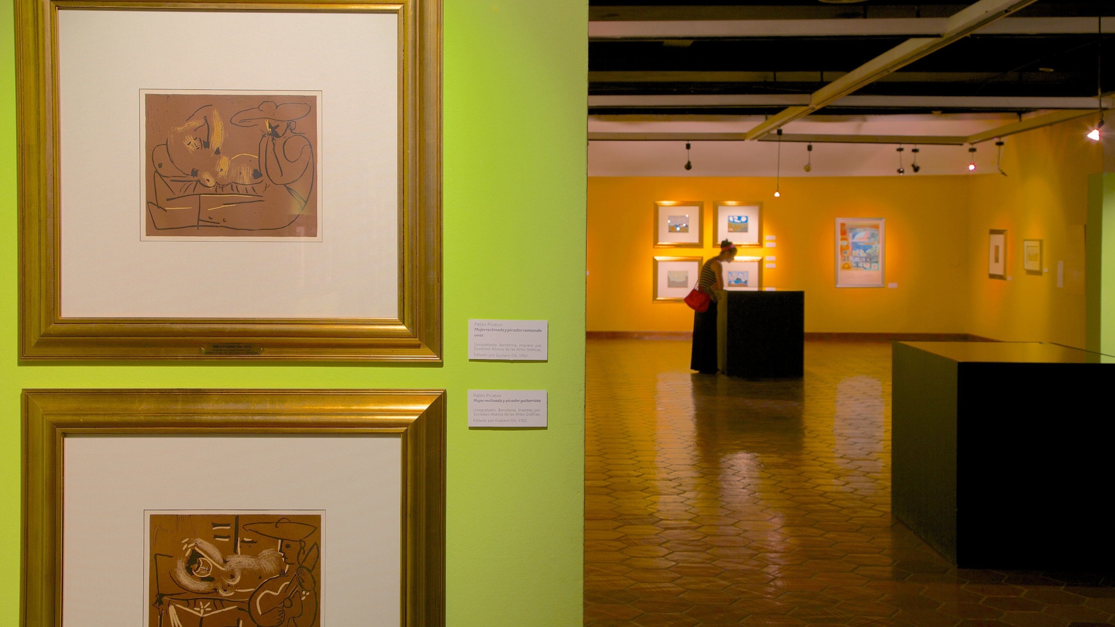 Kommunalt kunstmuseum som inkluderer kunst og innendørs