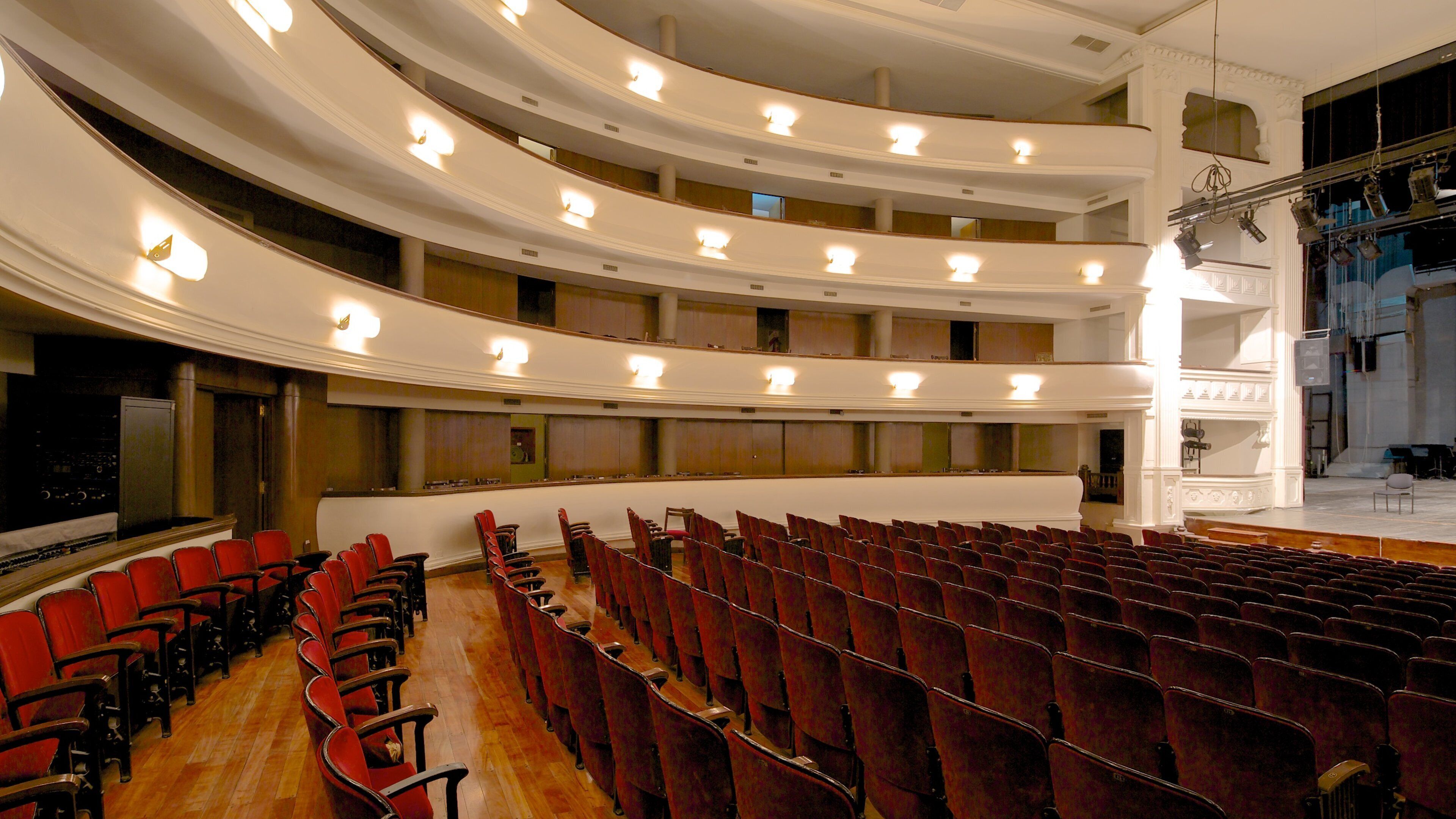 Mendoza which includes theatre scenes