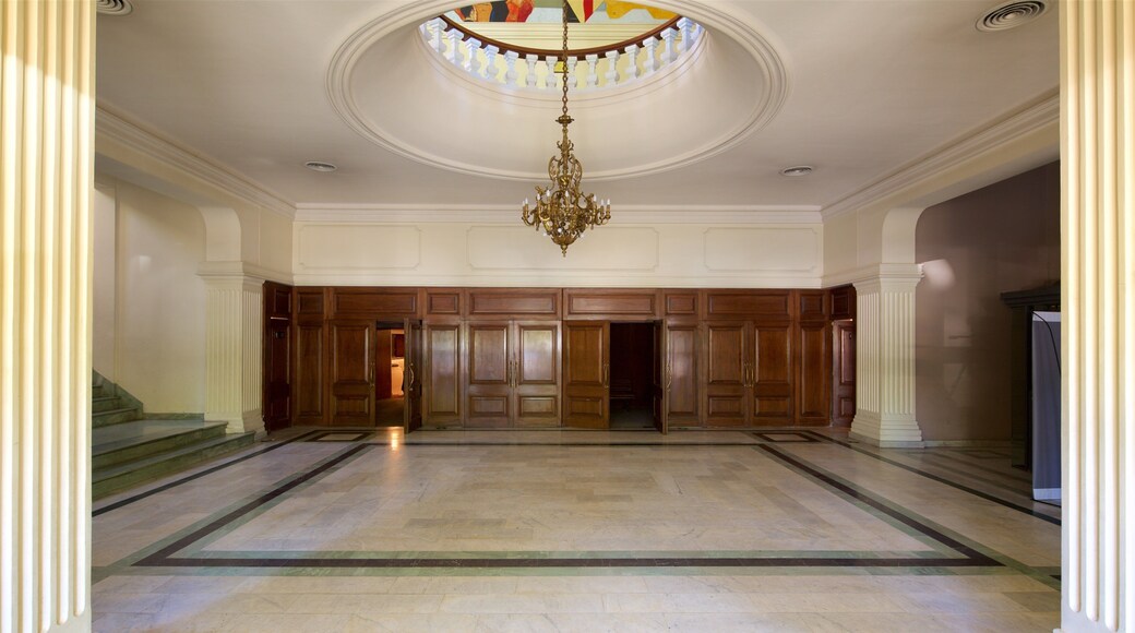 Teatro Independencia que incluye arquitectura moderna y vista interna