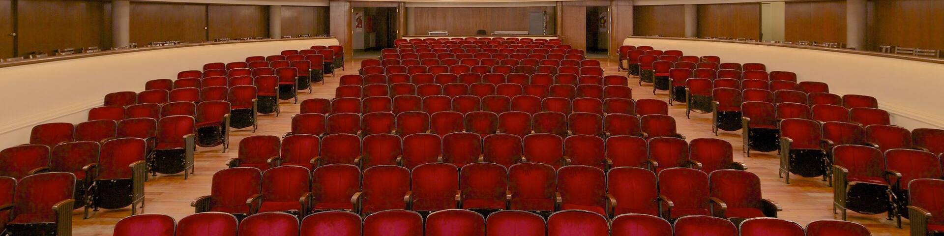 Mendoza featuring theatre scenes