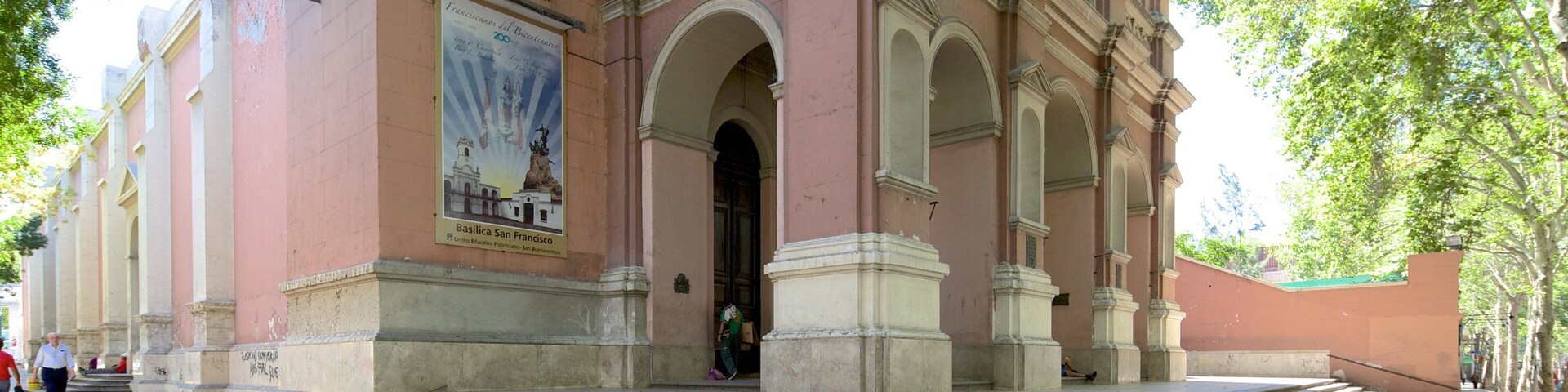 Basilica de San Francisco que inclui uma igreja ou catedral