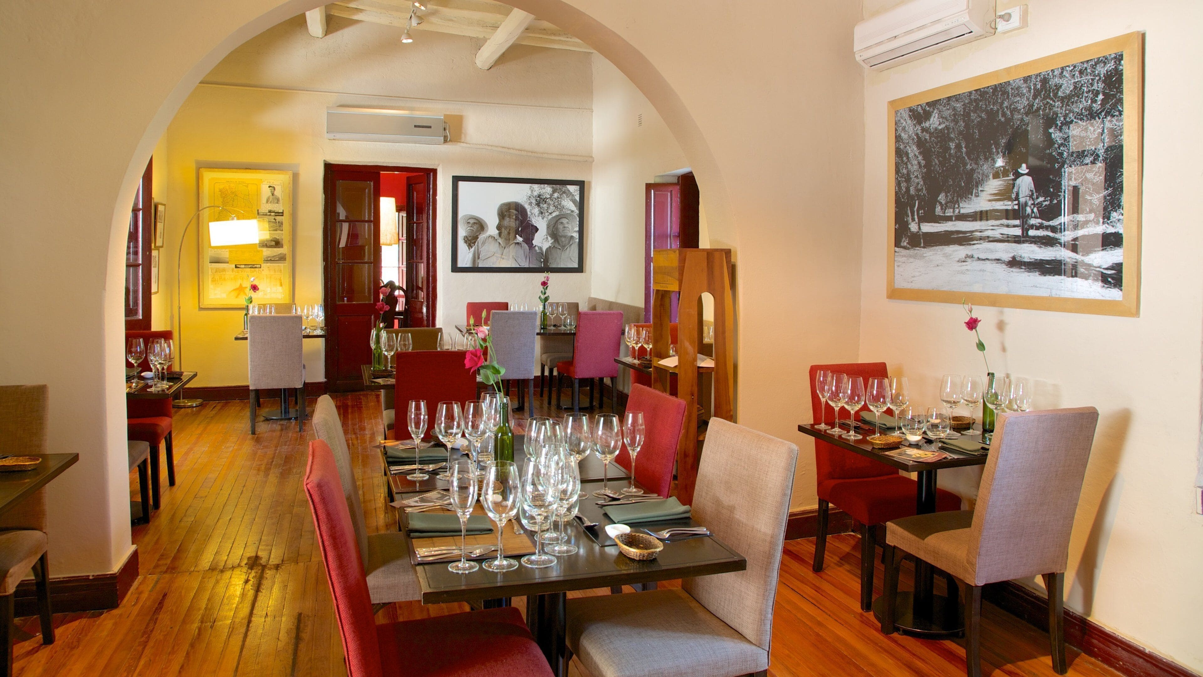 Bodega Lagarde ofreciendo vistas interiores