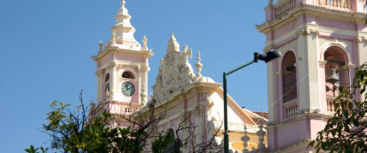 Salta Cathedral qui includes patrimoine architectural, aspects religieux et église ou cathédrale