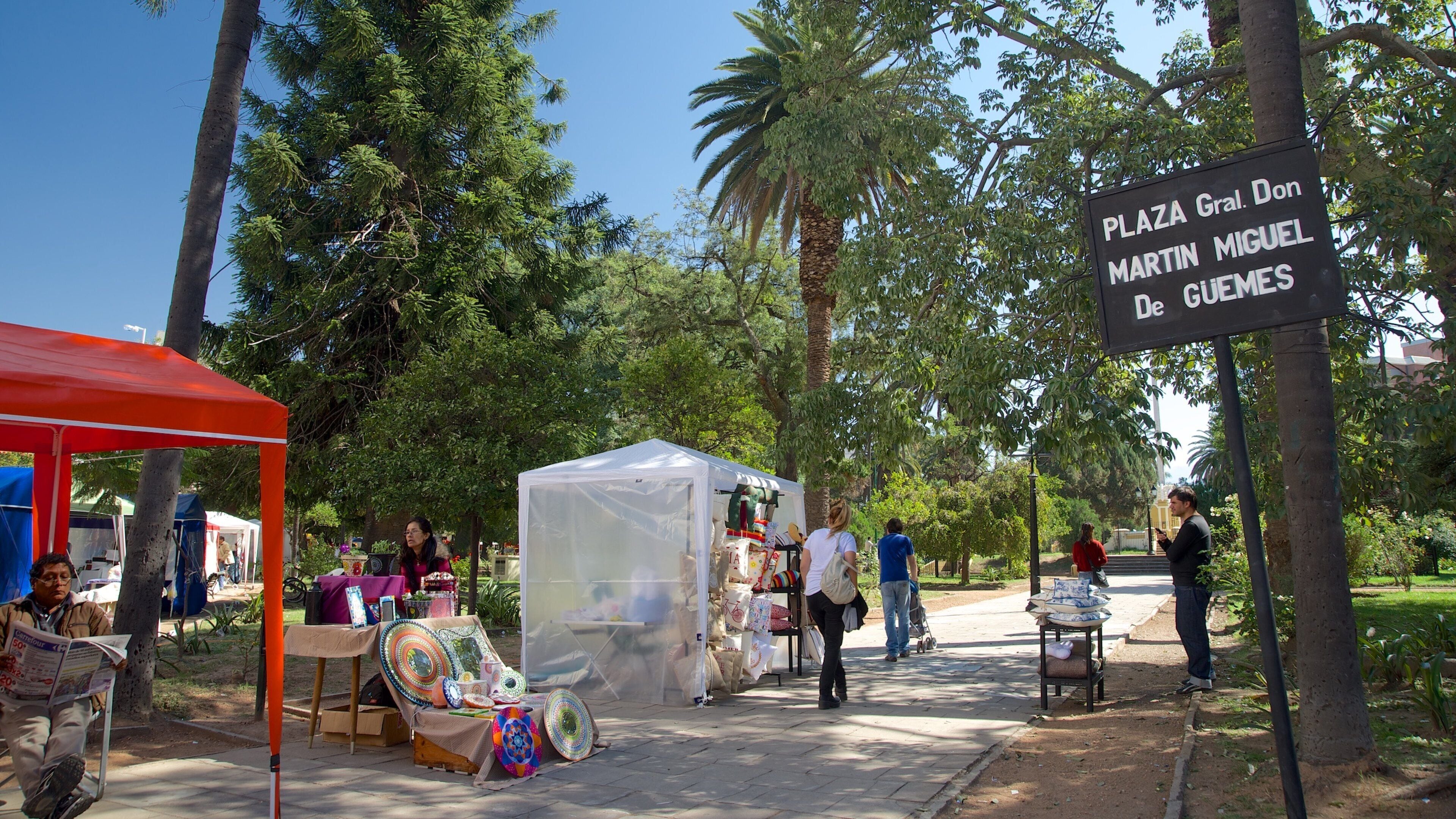 จัตุรัส Plaza Guemes