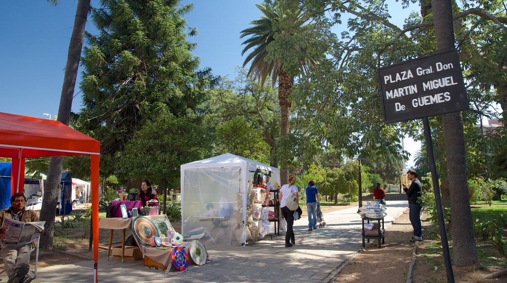 จัตุรัส Plaza Guemes