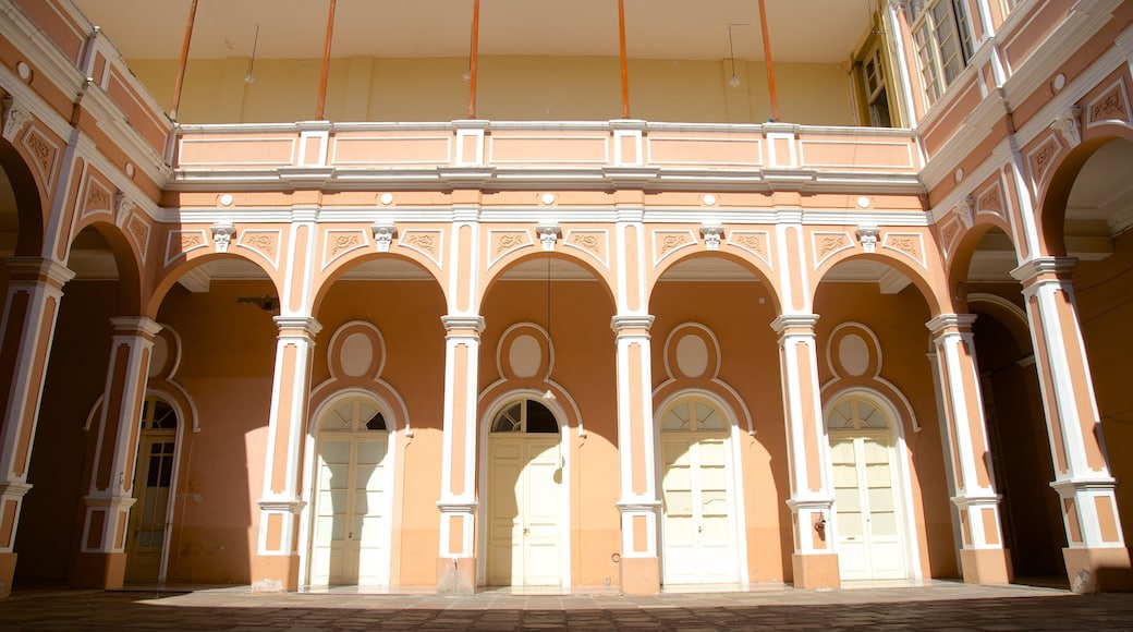 Palacio Legislativo que incluye patrimonio de arquitectura