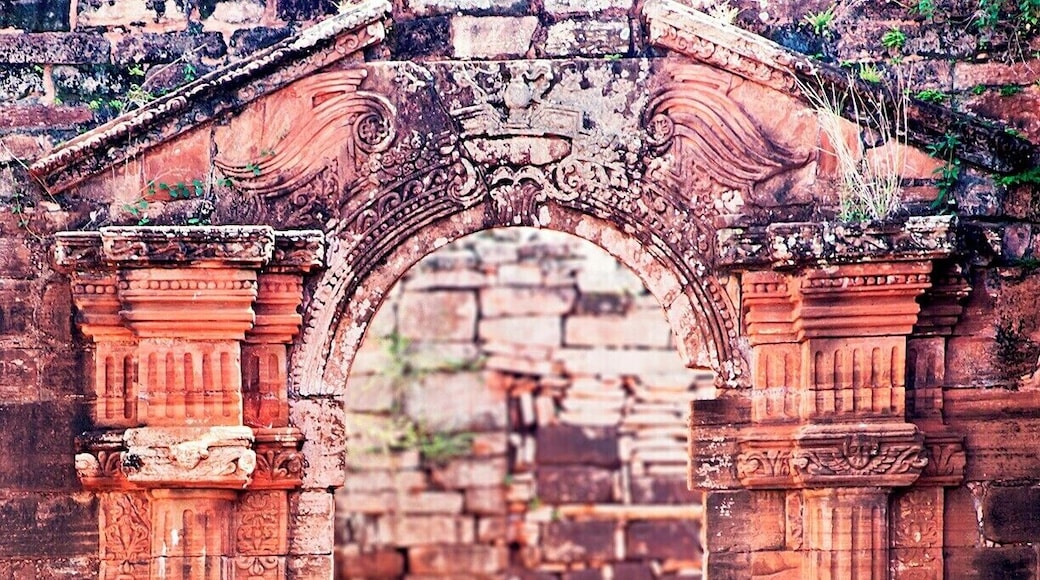 Although all of the woodwork and much of the stonework has been lost, this small side entrance to the church exemplifies the level of detail and craftsmanship that went into the construction of Jesuit missions.
San Ignacio Mini was a Jesuit mission established in 1610 with the aim of converting the local Guaraní natives. The mission moved to this location in 1666 and a large complex was erected to house and protect up to 4000 converts. The complex was built in Spanish baroque style around a central courtyard and included a large church, school, hospital, cemetery, dormitories and workshops.
The mission was largely abandoned when the Jesuits were expelled by Spanish decree in 1767, and was then destroyed by Paraguayan decree some 50 years later. The remains of the mission were rediscovered in 1897 and are now listed as a UNESCO World Heritage Site.