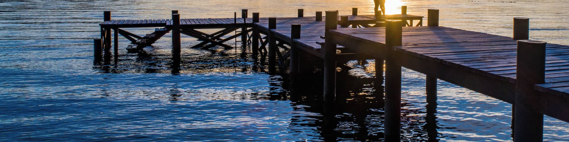 Este lugar es genial para conseguir una excelente luz de amanecer. Hay que llegar caminando desde la costa del lago Nahuel Huapi, frente a la peninsula San Pedro.