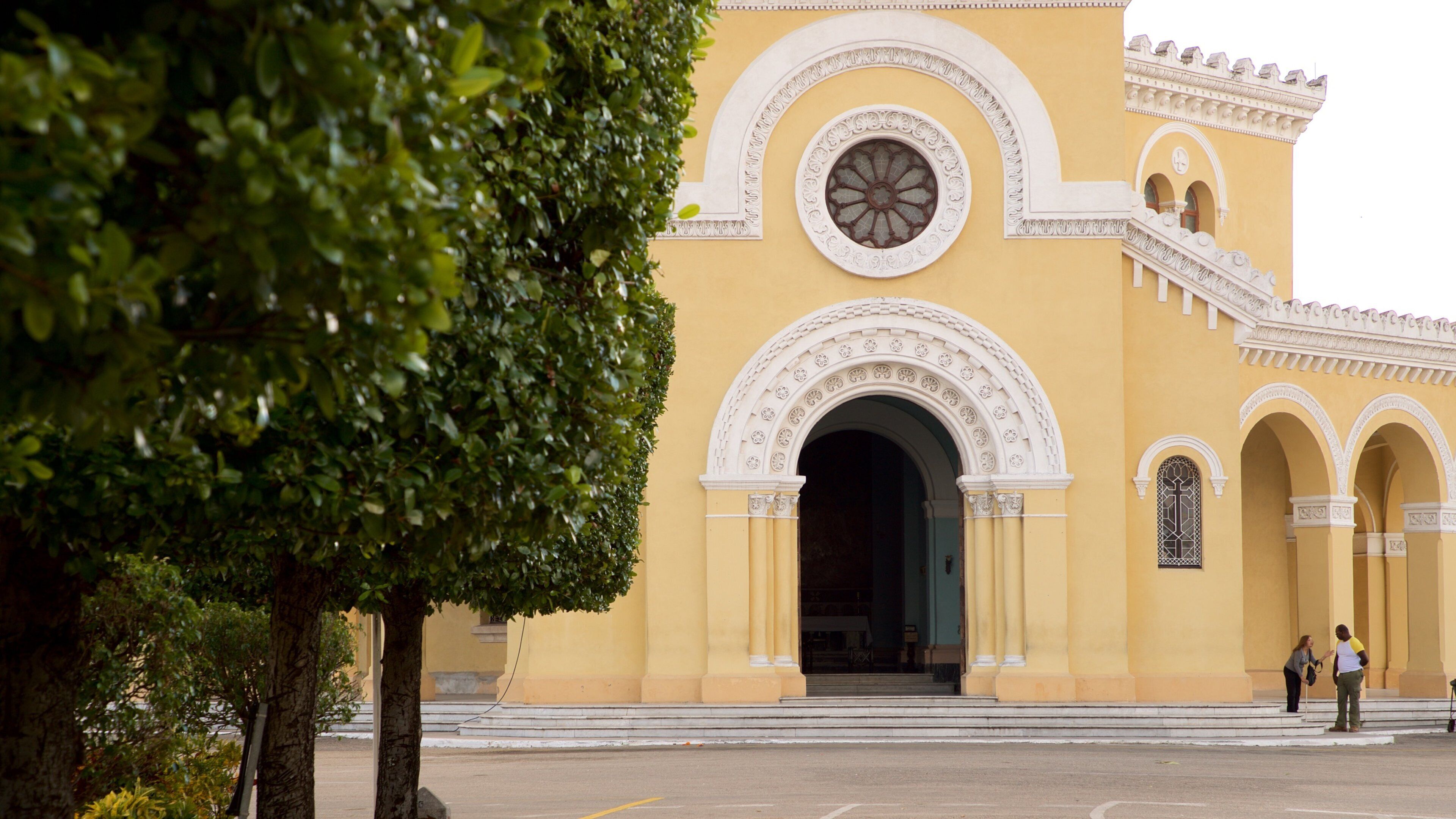 Necropolis de Colon 表示 教会あるいは大聖堂 と 遺跡・遺産