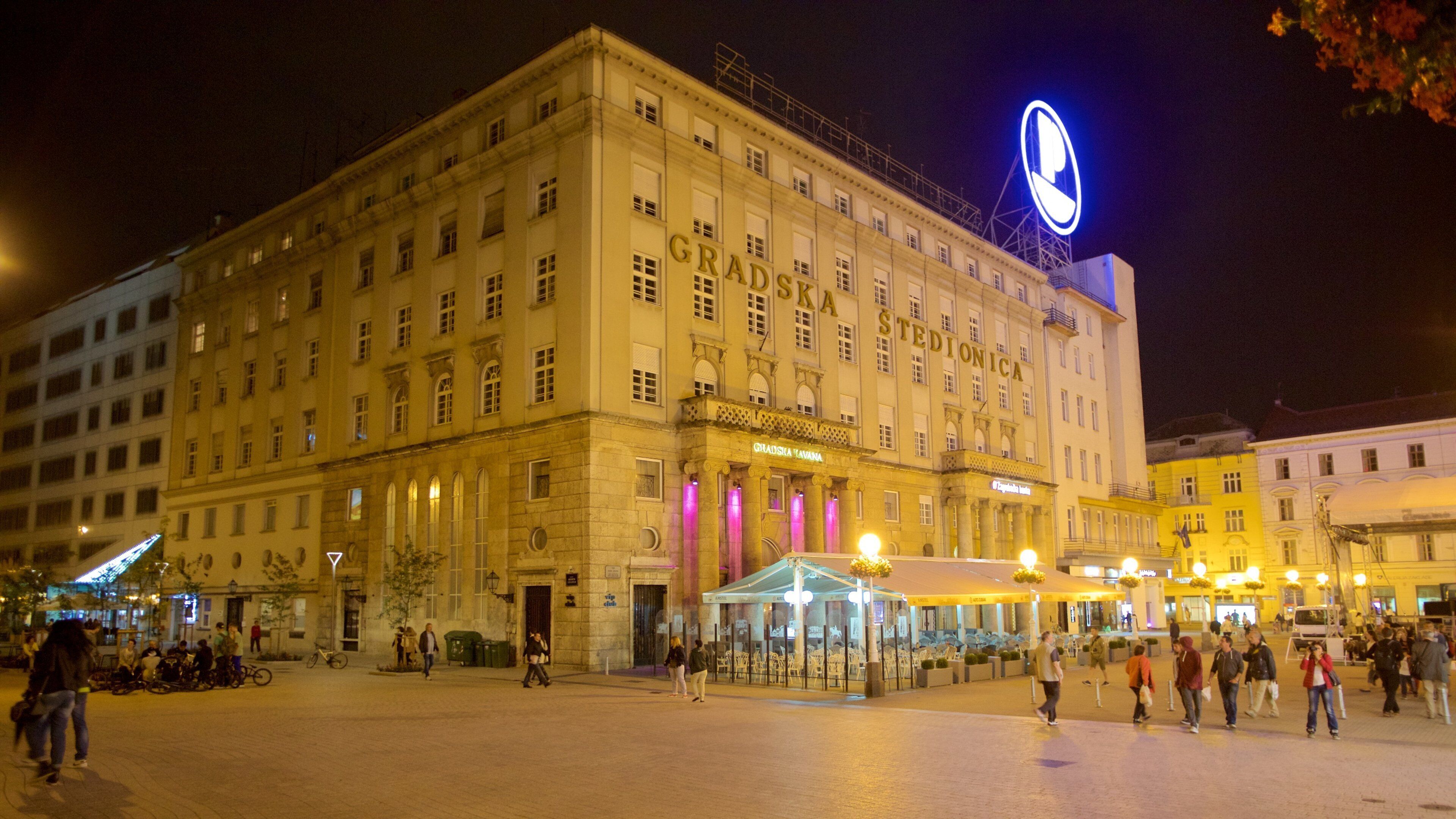 バン イェラチッチ広場 どの含み 広場, 夜景 と 遺跡