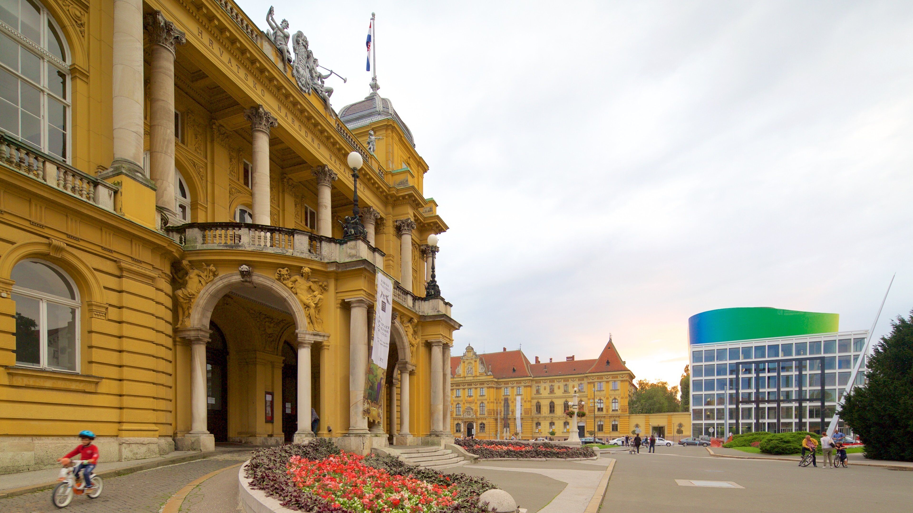 Det kroatiske nasjonalteatret fasiliteter samt historisk arkitektur