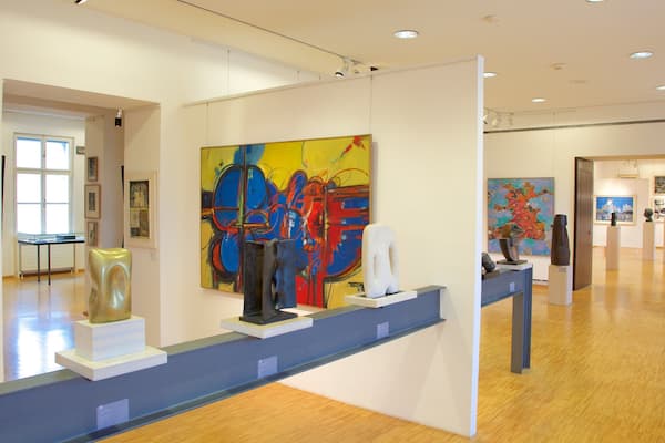 Galería Moderna que incluye arte